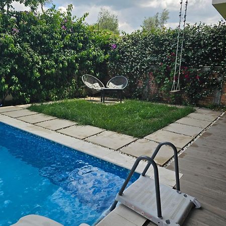 Stylish Two Bedroom House With Private Pool ティラナ エクステリア 写真